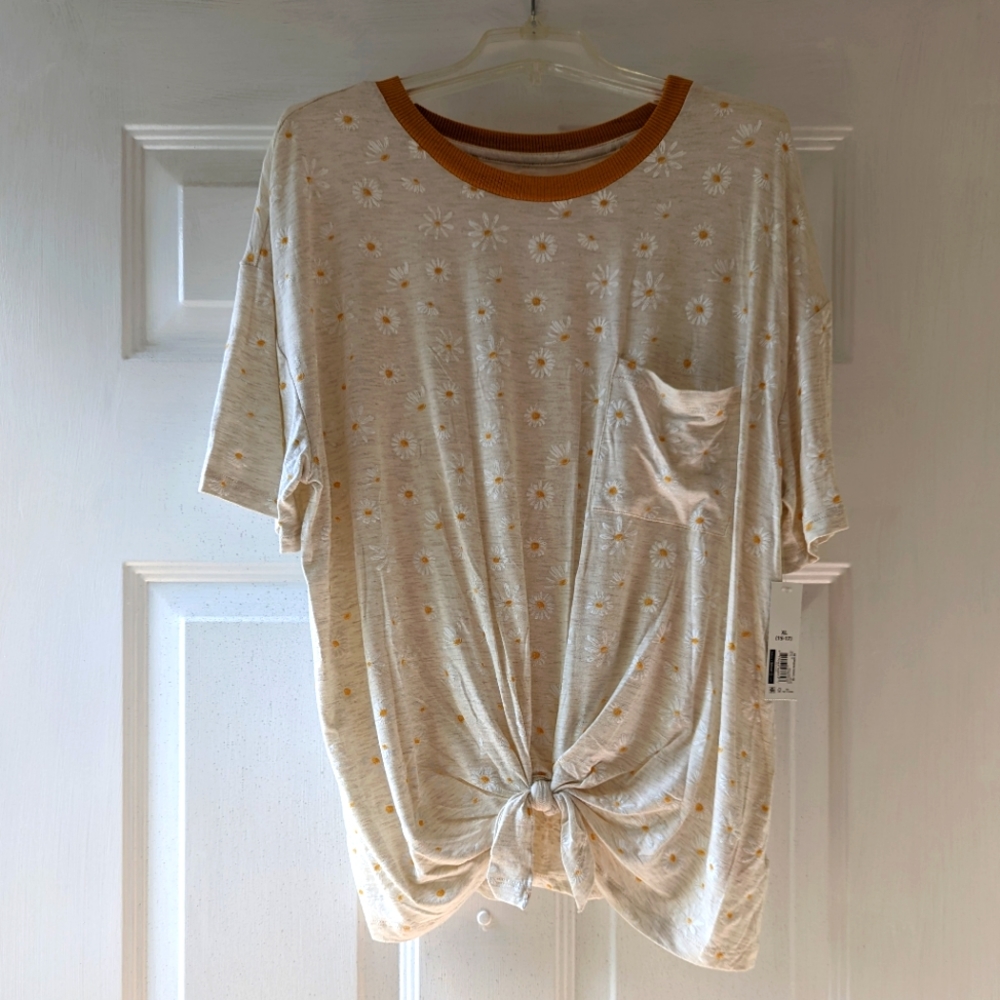 Daisy Tie-Front Tee